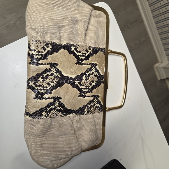 White House Black Market Elegant Beige and Snakeskin Clutch - Picture 4 of 9